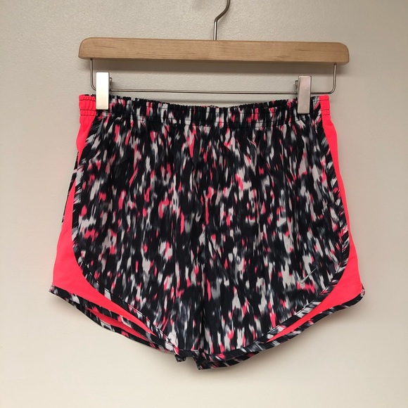 Nike Pants - ❗️NWT❗️| Nike | dri-fit shorts. Size S.